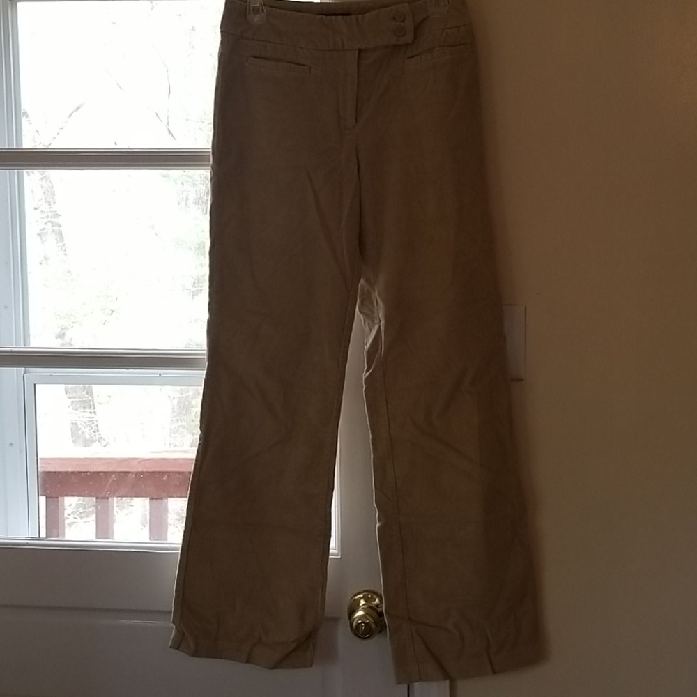 New York & Co. khaki corduroy. Size 4. EUC.